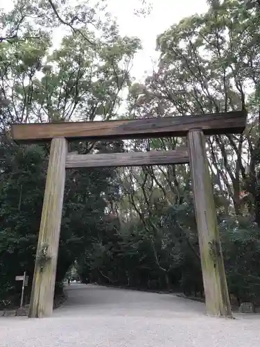 熱田神宮の鳥居