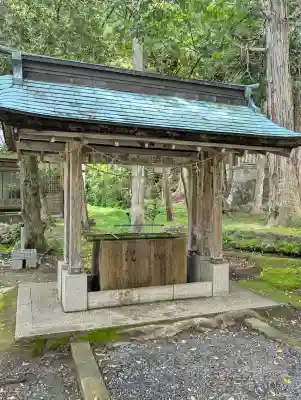 度津神社の{uncategorized: "未分類", other: "その他", undefined: "問題あり", building: "その他建物", grave: "お墓", sacred_gate: "鳥居", guardian: "狛犬", statue: "像", buddha: "仏像", history: "歴史", nature: "自然", garden: "庭園", animal: "動物", pagoda: "塔", temizu: "手水舎", mountain_gate: "山門・神門", sanctuary: "本殿・本堂", subordinate: "末社・摂社", art: "芸術", scenery: "景色", jizo: "地蔵", ema: "絵馬", goshuin: "御朱印", omikuji: "おみくじ", items: "授与品その他", amulet: "お守り", goshuincho: "御朱印帳", eats: "食事", festival: "お祭り", votive_dance: "神楽", shichigosan: "七五三参", wedding: "結婚式", experience: "体験その他", initially: "初詣", around: "周辺", anti_infection: "感染症対策"}