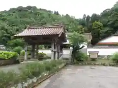 西本寺の山門
