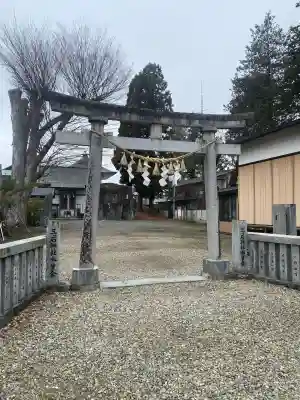 三ツ石神社の{uncategorized: "未分類", other: "その他", undefined: "問題あり", building: "その他建物", grave: "お墓", sacred_gate: "鳥居", guardian: "狛犬", statue: "像", buddha: "仏像", history: "歴史", nature: "自然", garden: "庭園", animal: "動物", pagoda: "塔", temizu: "手水舎", mountain_gate: "山門・神門", sanctuary: "本殿・本堂", subordinate: "末社・摂社", art: "芸術", scenery: "景色", jizo: "地蔵", ema: "絵馬", goshuin: "御朱印", omikuji: "おみくじ", items: "授与品その他", amulet: "お守り", goshuincho: "御朱印帳", eats: "食事", festival: "お祭り", votive_dance: "神楽", shichigosan: "七五三参", wedding: "結婚式", experience: "体験その他", initially: "初詣", around: "周辺", anti_infection: "感染症対策"}