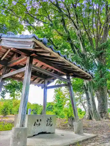 神明社（横野）の手水舎