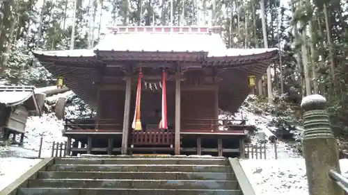 新山神社の本殿・本堂