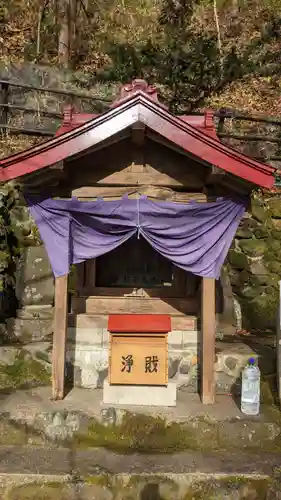 清滝寺の本殿