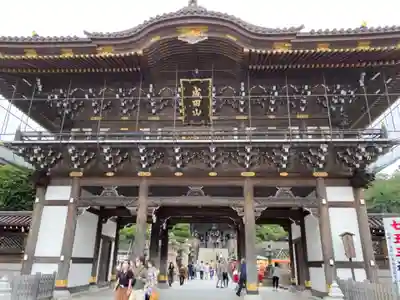 成田山新勝寺の山門・神門