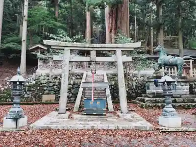 洞川八幡宮の{uncategorized: "未分類", other: "その他", undefined: "問題あり", building: "その他建物", grave: "お墓", sacred_gate: "鳥居", guardian: "狛犬", statue: "像", buddha: "仏像", history: "歴史", nature: "自然", garden: "庭園", animal: "動物", pagoda: "塔", temizu: "手水舎", mountain_gate: "山門・神門", sanctuary: "本殿・本堂", subordinate: "末社・摂社", art: "芸術", scenery: "景色", jizo: "地蔵", ema: "絵馬", goshuin: "御朱印", omikuji: "おみくじ", items: "授与品その他", amulet: "お守り", goshuincho: "御朱印帳", eats: "食事", festival: "お祭り", votive_dance: "神楽", shichigosan: "七五三参", wedding: "結婚式", experience: "体験その他", initially: "初詣", around: "周辺", anti_infection: "感染症対策"}