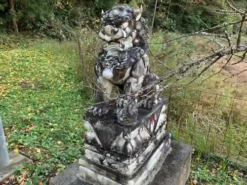 諏訪神社の狛犬