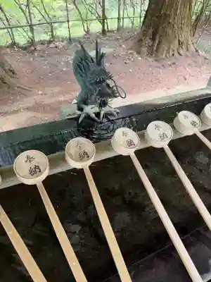 武蔵二宮 金鑚神社の{uncategorized: "未分類", other: "その他", undefined: "問題あり", building: "その他建物", grave: "お墓", sacred_gate: "鳥居", guardian: "狛犬", statue: "像", buddha: "仏像", history: "歴史", nature: "自然", garden: "庭園", animal: "動物", pagoda: "塔", temizu: "手水舎", mountain_gate: "山門・神門", sanctuary: "本殿・本堂", subordinate: "末社・摂社", art: "芸術", scenery: "景色", jizo: "地蔵", ema: "絵馬", goshuin: "御朱印", omikuji: "おみくじ", items: "授与品その他", amulet: "お守り", goshuincho: "御朱印帳", eats: "食事", festival: "お祭り", votive_dance: "神楽", shichigosan: "七五三参", wedding: "結婚式", experience: "体験その他", initially: "初詣", around: "周辺", anti_infection: "感染症対策"}