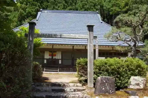 龍宝寺の本殿