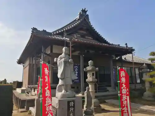 長暦寺の本殿・本堂