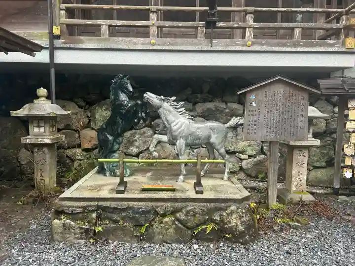 貴船神社の{uncategorized: "未分類", other: "その他", undefined: "問題あり", building: "その他建物", grave: "お墓", sacred_gate: "鳥居", guardian: "狛犬", statue: "像", buddha: "仏像", history: "歴史", nature: "自然", garden: "庭園", animal: "動物", pagoda: "塔", temizu: "手水舎", mountain_gate: "山門・神門", sanctuary: "本殿・本堂", subordinate: "末社・摂社", art: "芸術", scenery: "景色", jizo: "地蔵", ema: "絵馬", goshuin: "御朱印", omikuji: "おみくじ", items: "授与品その他", amulet: "お守り", goshuincho: "御朱印帳", eats: "食事", festival: "お祭り", votive_dance: "神楽", shichigosan: "七五三参", wedding: "結婚式", experience: "体験その他", initially: "初詣", around: "周辺", anti_infection: "感染症対策"}