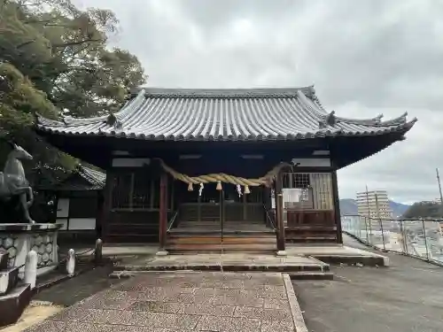 尾崎神社の{uncategorized: "未分類", other: "その他", undefined: "問題あり", building: "その他建物", grave: "お墓", sacred_gate: "鳥居", guardian: "狛犬", statue: "像", buddha: "仏像", history: "歴史", nature: "自然", garden: "庭園", animal: "動物", pagoda: "塔", temizu: "手水舎", mountain_gate: "山門・神門", sanctuary: "本殿・本堂", subordinate: "末社・摂社", art: "芸術", scenery: "景色", jizo: "地蔵", ema: "絵馬", goshuin: "御朱印", omikuji: "おみくじ", items: "授与品その他", amulet: "お守り", goshuincho: "御朱印帳", eats: "食事", festival: "お祭り", votive_dance: "神楽", shichigosan: "七五三参", wedding: "結婚式", experience: "体験その他", initially: "初詣", around: "周辺", anti_infection: "感染症対策"}