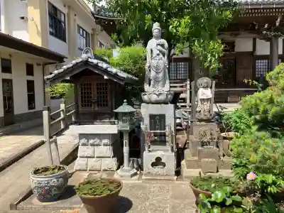 知行院の{uncategorized: "未分類", other: "その他", undefined: "問題あり", building: "その他建物", grave: "お墓", sacred_gate: "鳥居", guardian: "狛犬", statue: "像", buddha: "仏像", history: "歴史", nature: "自然", garden: "庭園", animal: "動物", pagoda: "塔", temizu: "手水舎", mountain_gate: "山門・神門", sanctuary: "本殿・本堂", subordinate: "末社・摂社", art: "芸術", scenery: "景色", jizo: "地蔵", ema: "絵馬", goshuin: "御朱印", omikuji: "おみくじ", items: "授与品その他", amulet: "お守り", goshuincho: "御朱印帳", eats: "食事", festival: "お祭り", votive_dance: "神楽", shichigosan: "七五三参", wedding: "結婚式", experience: "体験その他", initially: "初詣", around: "周辺", anti_infection: "感染症対策"}