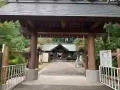 神明社の山門