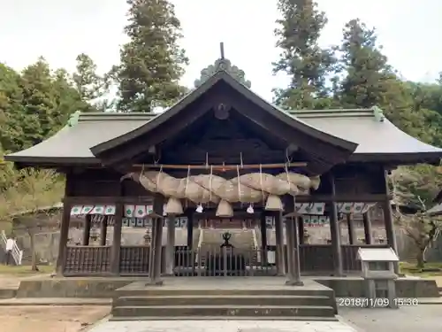 揖夜神社の本殿