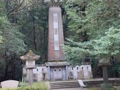 岡山縣護國神社の{uncategorized: "未分類", other: "その他", undefined: "問題あり", building: "その他建物", grave: "お墓", sacred_gate: "鳥居", guardian: "狛犬", statue: "像", buddha: "仏像", history: "歴史", nature: "自然", garden: "庭園", animal: "動物", pagoda: "塔", temizu: "手水舎", mountain_gate: "山門・神門", sanctuary: "本殿・本堂", subordinate: "末社・摂社", art: "芸術", scenery: "景色", jizo: "地蔵", ema: "絵馬", goshuin: "御朱印", omikuji: "おみくじ", items: "授与品その他", amulet: "お守り", goshuincho: "御朱印帳", eats: "食事", festival: "お祭り", votive_dance: "神楽", shichigosan: "七五三参", wedding: "結婚式", experience: "体験その他", initially: "初詣", around: "周辺", anti_infection: "感染症対策"}