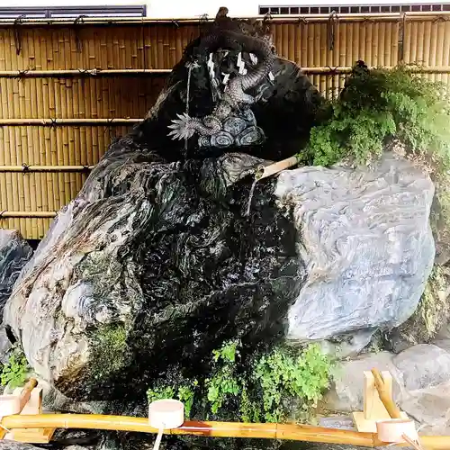 馬橋稲荷神社の手水舎