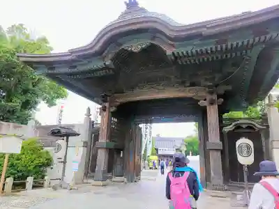 豊川閣　妙厳寺の山門・神門