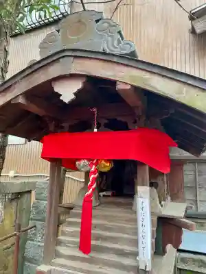 洲之崎稲荷神社の{uncategorized: "未分類", other: "その他", undefined: "問題あり", building: "その他建物", grave: "お墓", sacred_gate: "鳥居", guardian: "狛犬", statue: "像", buddha: "仏像", history: "歴史", nature: "自然", garden: "庭園", animal: "動物", pagoda: "塔", temizu: "手水舎", mountain_gate: "山門・神門", sanctuary: "本殿・本堂", subordinate: "末社・摂社", art: "芸術", scenery: "景色", jizo: "地蔵", ema: "絵馬", goshuin: "御朱印", omikuji: "おみくじ", items: "授与品その他", amulet: "お守り", goshuincho: "御朱印帳", eats: "食事", festival: "お祭り", votive_dance: "神楽", shichigosan: "七五三参", wedding: "結婚式", experience: "体験その他", initially: "初詣", around: "周辺", anti_infection: "感染症対策"}