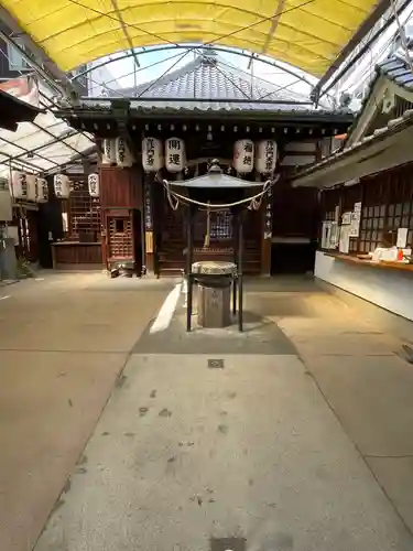 浪速寺の本殿・本堂