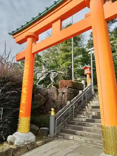 穴八幡宮の鳥居