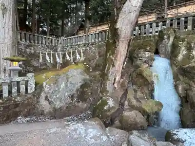 諏訪大社の{uncategorized: "未分類", other: "その他", undefined: "問題あり", building: "その他建物", grave: "お墓", sacred_gate: "鳥居", guardian: "狛犬", statue: "像", buddha: "仏像", history: "歴史", nature: "自然", garden: "庭園", animal: "動物", pagoda: "塔", temizu: "手水舎", mountain_gate: "山門・神門", sanctuary: "本殿・本堂", subordinate: "末社・摂社", art: "芸術", scenery: "景色", jizo: "地蔵", ema: "絵馬", goshuin: "御朱印", omikuji: "おみくじ", items: "授与品その他", amulet: "お守り", goshuincho: "御朱印帳", eats: "食事", festival: "お祭り", votive_dance: "神楽", shichigosan: "七五三参", wedding: "結婚式", experience: "体験その他", initially: "初詣", around: "周辺", anti_infection: "感染症対策"}