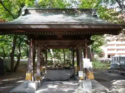 彌彦神社　(伊夜日子神社)の手水舎