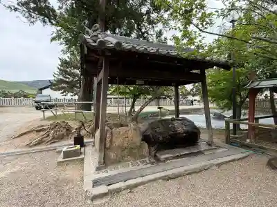 氷室神社の{uncategorized: "未分類", other: "その他", undefined: "問題あり", building: "その他建物", grave: "お墓", sacred_gate: "鳥居", guardian: "狛犬", statue: "像", buddha: "仏像", history: "歴史", nature: "自然", garden: "庭園", animal: "動物", pagoda: "塔", temizu: "手水舎", mountain_gate: "山門・神門", sanctuary: "本殿・本堂", subordinate: "末社・摂社", art: "芸術", scenery: "景色", jizo: "地蔵", ema: "絵馬", goshuin: "御朱印", omikuji: "おみくじ", items: "授与品その他", amulet: "お守り", goshuincho: "御朱印帳", eats: "食事", festival: "お祭り", votive_dance: "神楽", shichigosan: "七五三参", wedding: "結婚式", experience: "体験その他", initially: "初詣", around: "周辺", anti_infection: "感染症対策"}