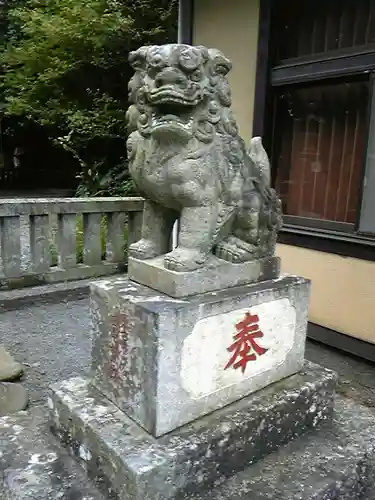 川勾神社の狛犬