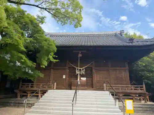 愛知県高浜市春日神社の{uncategorized: "未分類", other: "その他", undefined: "問題あり", building: "その他建物", grave: "お墓", sacred_gate: "鳥居", guardian: "狛犬", statue: "像", buddha: "仏像", history: "歴史", nature: "自然", garden: "庭園", animal: "動物", pagoda: "塔", temizu: "手水舎", mountain_gate: "山門・神門", sanctuary: "本殿・本堂", subordinate: "末社・摂社", art: "芸術", scenery: "景色", jizo: "地蔵", ema: "絵馬", goshuin: "御朱印", omikuji: "おみくじ", items: "授与品その他", amulet: "お守り", goshuincho: "御朱印帳", eats: "食事", festival: "お祭り", votive_dance: "神楽", shichigosan: "七五三参", wedding: "結婚式", experience: "体験その他", initially: "初詣", around: "周辺", anti_infection: "感染症対策"}