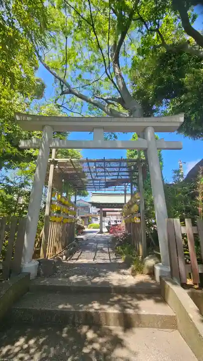 菊田神社の{uncategorized: "未分類", other: "その他", undefined: "問題あり", building: "その他建物", grave: "お墓", sacred_gate: "鳥居", guardian: "狛犬", statue: "像", buddha: "仏像", history: "歴史", nature: "自然", garden: "庭園", animal: "動物", pagoda: "塔", temizu: "手水舎", mountain_gate: "山門・神門", sanctuary: "本殿・本堂", subordinate: "末社・摂社", art: "芸術", scenery: "景色", jizo: "地蔵", ema: "絵馬", goshuin: "御朱印", omikuji: "おみくじ", items: "授与品その他", amulet: "お守り", goshuincho: "御朱印帳", eats: "食事", festival: "お祭り", votive_dance: "神楽", shichigosan: "七五三参", wedding: "結婚式", experience: "体験その他", initially: "初詣", around: "周辺", anti_infection: "感染症対策"}