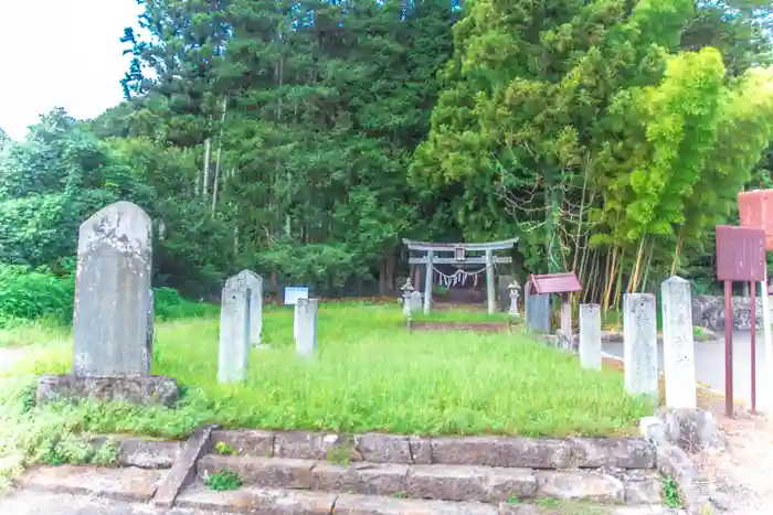 鷲倉神社の鳥居