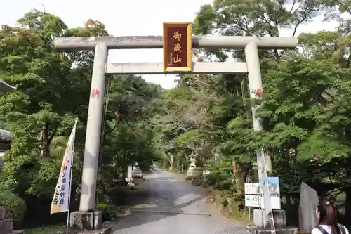 秩父御嶽神社の鳥居