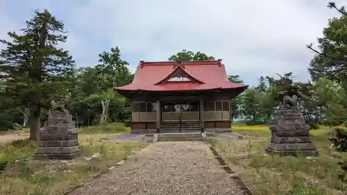 共成神社の本殿