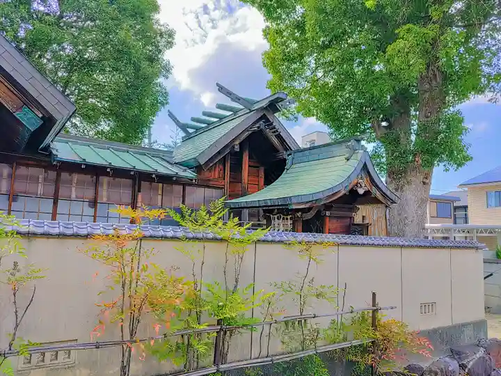神明社・八幡社合殿(中杉町)の本殿・本堂