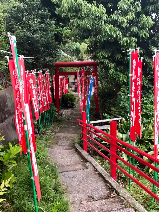 烏森稲荷神社の鳥居