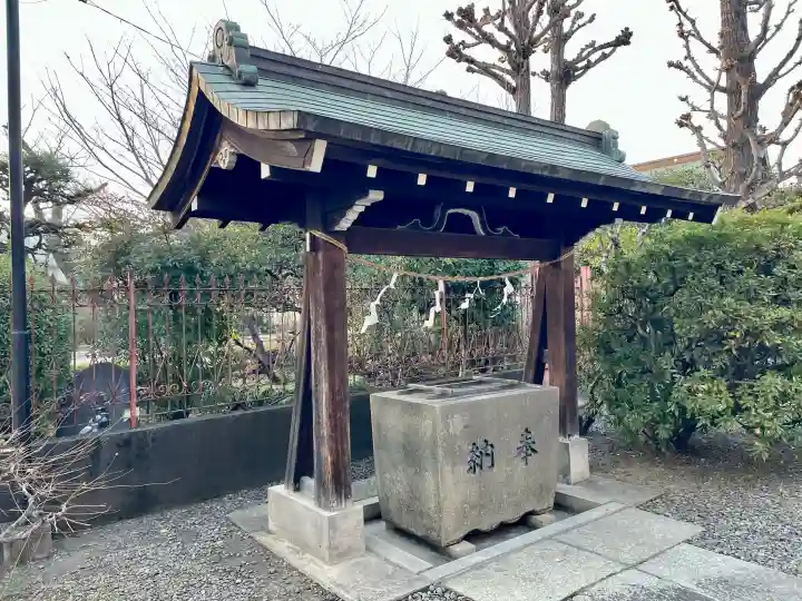 熊野神社の{uncategorized: "未分類", other: "その他", undefined: "問題あり", building: "その他建物", grave: "お墓", sacred_gate: "鳥居", guardian: "狛犬", statue: "像", buddha: "仏像", history: "歴史", nature: "自然", garden: "庭園", animal: "動物", pagoda: "塔", temizu: "手水舎", mountain_gate: "山門・神門", sanctuary: "本殿・本堂", subordinate: "末社・摂社", art: "芸術", scenery: "景色", jizo: "地蔵", ema: "絵馬", goshuin: "御朱印", omikuji: "おみくじ", items: "授与品その他", amulet: "お守り", goshuincho: "御朱印帳", eats: "食事", festival: "お祭り", votive_dance: "神楽", shichigosan: "七五三参", wedding: "結婚式", experience: "体験その他", initially: "初詣", around: "周辺", anti_infection: "感染症対策"}