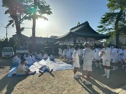 衣手神社の{uncategorized: "未分類", other: "その他", undefined: "問題あり", building: "その他建物", grave: "お墓", sacred_gate: "鳥居", guardian: "狛犬", statue: "像", buddha: "仏像", history: "歴史", nature: "自然", garden: "庭園", animal: "動物", pagoda: "塔", temizu: "手水舎", mountain_gate: "山門・神門", sanctuary: "本殿・本堂", subordinate: "末社・摂社", art: "芸術", scenery: "景色", jizo: "地蔵", ema: "絵馬", goshuin: "御朱印", omikuji: "おみくじ", items: "授与品その他", amulet: "お守り", goshuincho: "御朱印帳", eats: "食事", festival: "お祭り", votive_dance: "神楽", shichigosan: "七五三参", wedding: "結婚式", experience: "体験その他", initially: "初詣", around: "周辺", anti_infection: "感染症対策"}