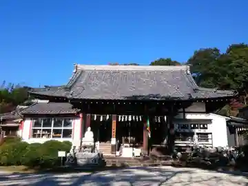 世尊寺の本殿・本堂