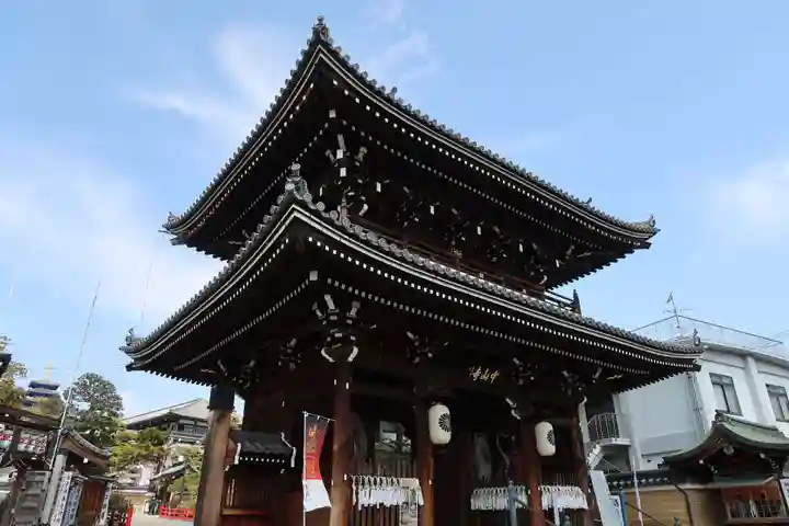 中山寺の山門・神門