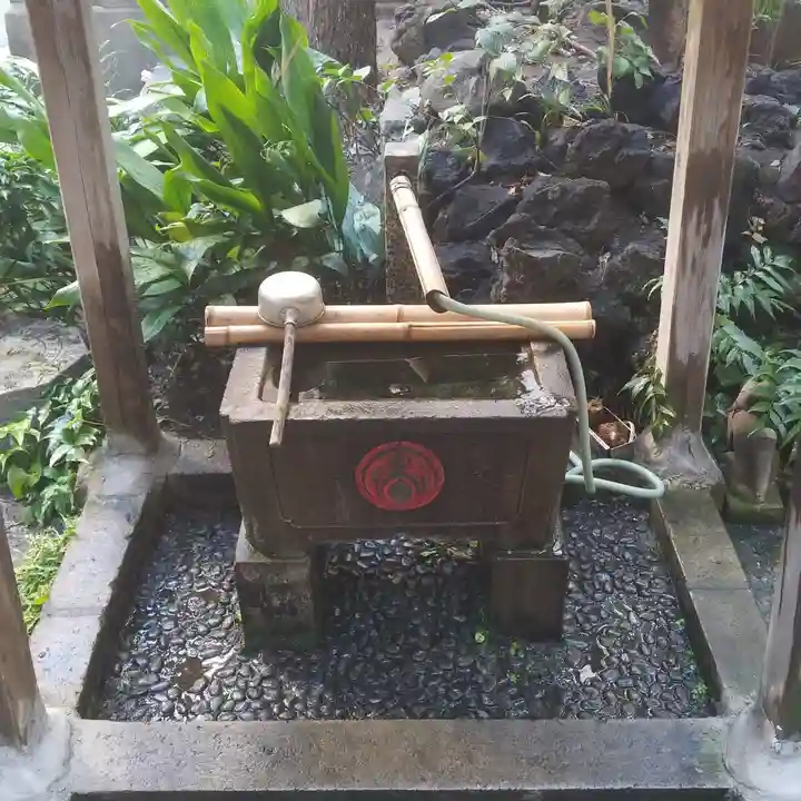 讃岐小白稲荷神社の手水舎