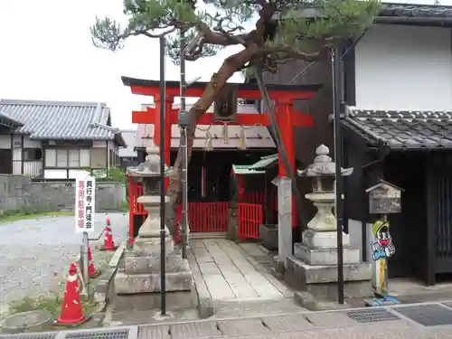 稲荷神社の本殿