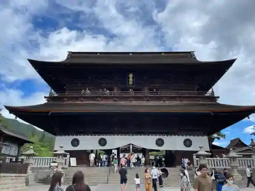 善光寺の山門