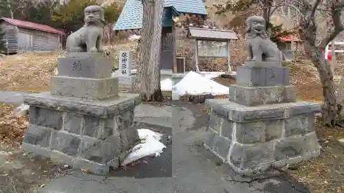 壮瞥神社の狛犬