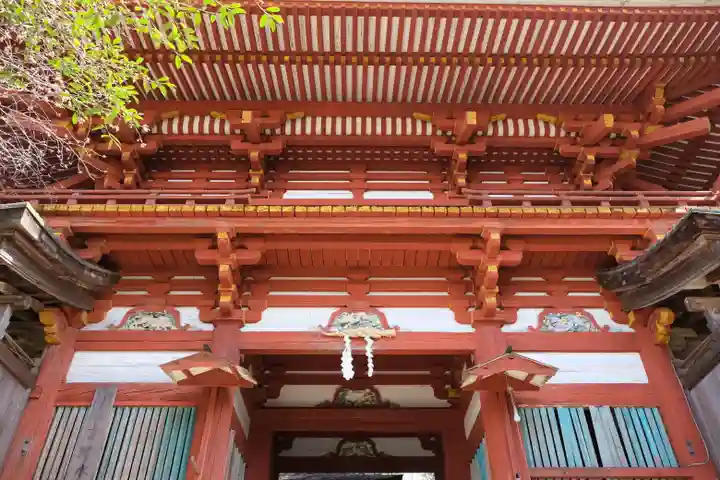 吉野水分神社(吉野町)の山門・神門