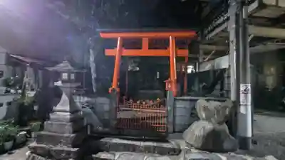 祠（不明社・金毘羅神社）の鳥居