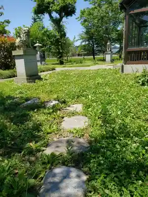 八幡神社の庭園