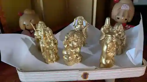 中川熊野神社の像