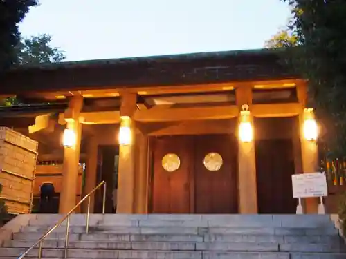 東郷神社の山門・神門