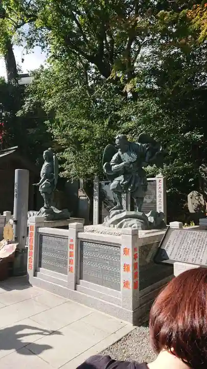 高尾山薬王院の像