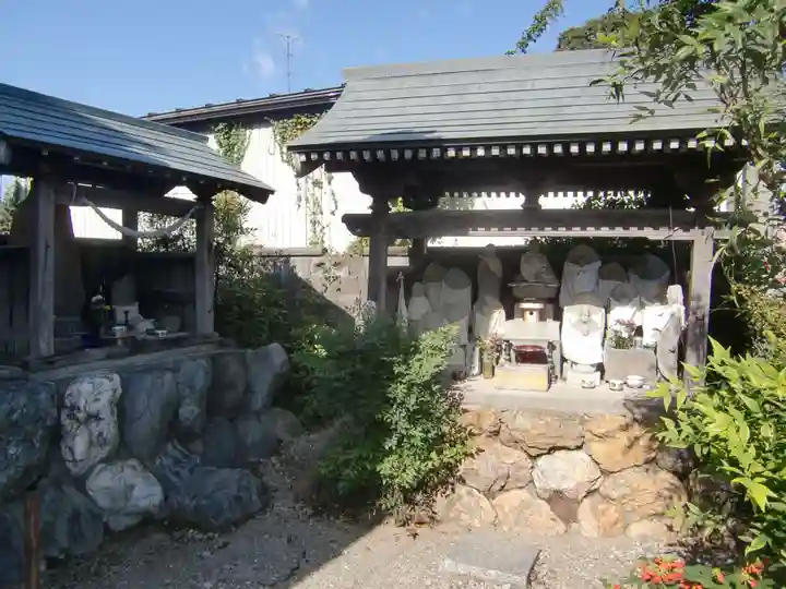 八大龍王本殿(岐阜県)